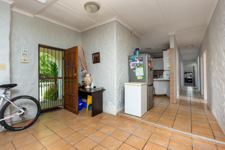 4 Bedroom Property for Sale in Heather Park Western Cape
